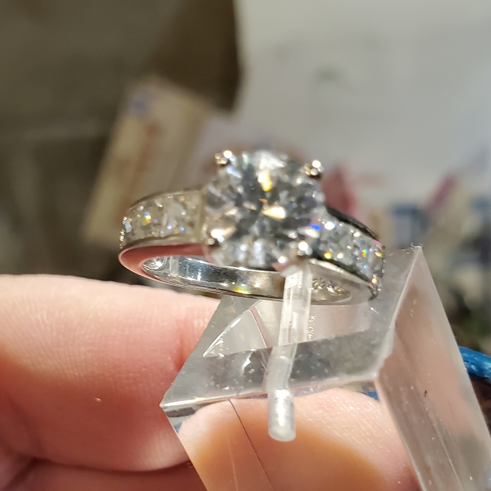 ESTATE 2CT SIMULATED DIAMOND SOLID STERLING RING - Picture 4 of 13